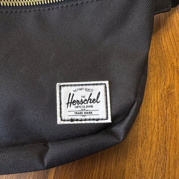 HERSCHEL SUPPLY CO. Settlement Hip Pack Black Waist Bag Adjustable Fanny Pack - Picture 3 of 12